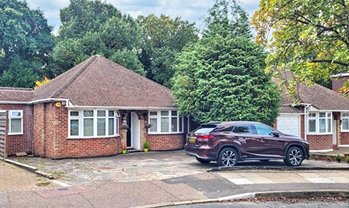 4 Bedroom Detached Bungalow For Sale In Rusland Avenue, Orpington, BR6