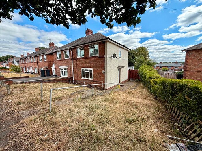 3 Bedroom Semi-Detached House For Sale In Pool Farm Road, Birmingham, West Midlands, B27