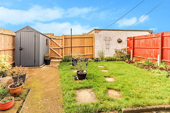3 Bedroom End Of Terrace House For Sale In Barret Close, Wellingborough, NN8