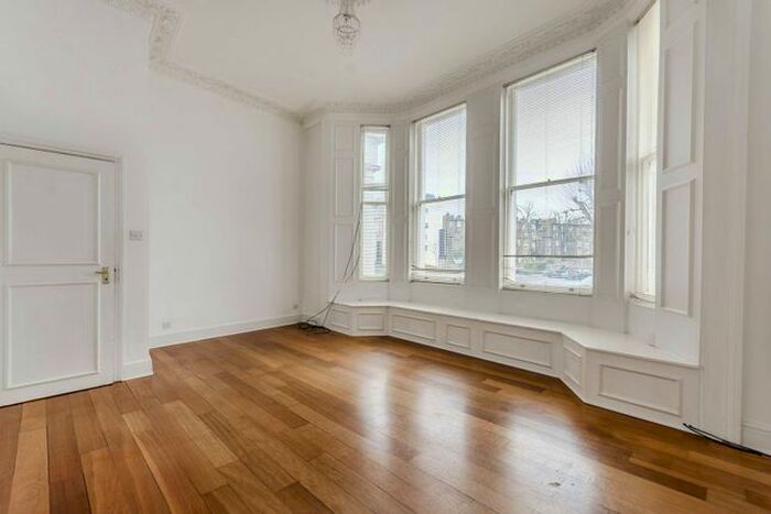 2 Bedroom Flat To Rent In Cromwell Crescent, Kensington, London, SW5