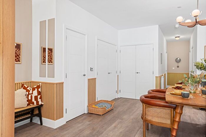 2 Bedroom Flat For Sale In Tandy Place, London, E20