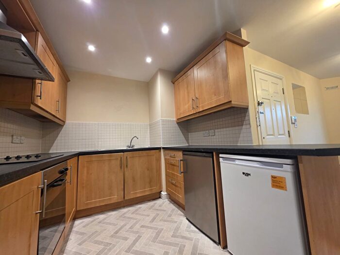 2 Bedroom Flat To Rent In Bentley Lane, Willenhall, WV12