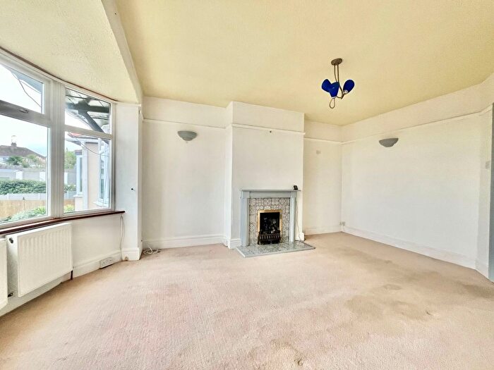 2 Bedroom Flat For Sale In Kingshurst Drive, Paignton, TQ3
