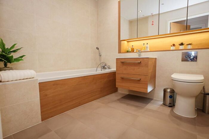2 Bedroom Flat To Rent In Castle View Retirement Village, Helston Lane, SL4