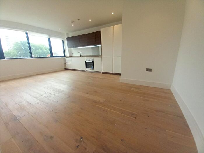 2 Bedroom Flat To Rent In Romney Place, Maidstone, ME15