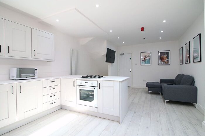 5 Bedroom Semi-detached House To Rent In Fingland Road, Liverpool, L15
