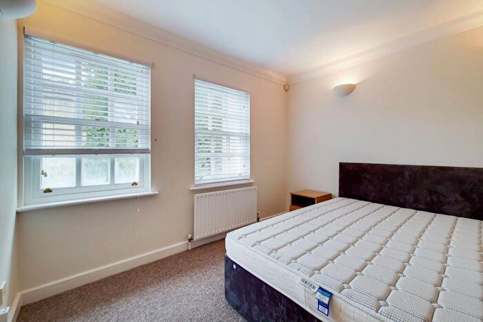1 Bedroom Flat To Rent In Cable Street, Shadwell, London, E1