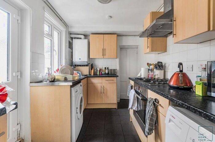 4 Bedroom Semi-Detached House To Rent In Artillery Road, Guildford, GU1