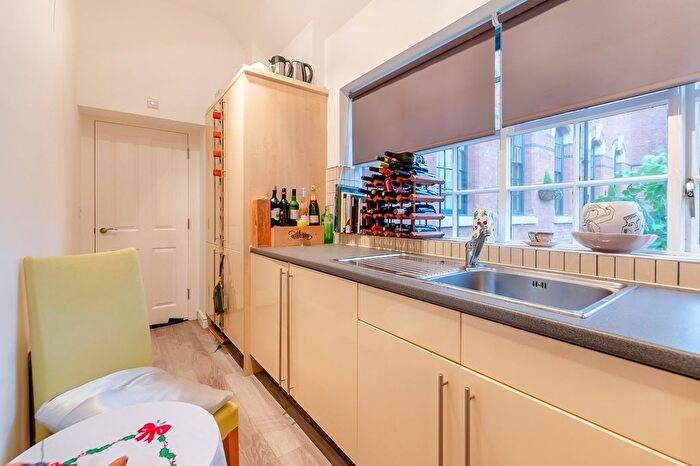 2 Bedroom Flat For Sale In Highcroft Road, Birmingham, B23