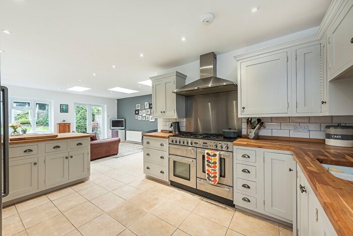 4 Bedroom Detached House To Rent In Park Rise, Harpenden, AL5