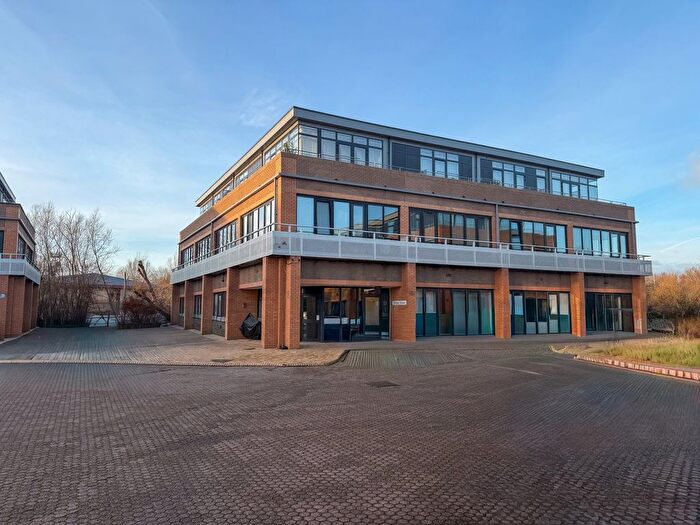 1 Bedroom Flat For Sale In Overbridge Square, Newbury, RG14