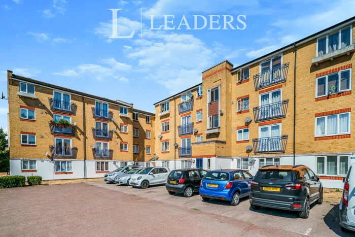 2 Bedroom Flat To Rent In Dads Wood, CM20