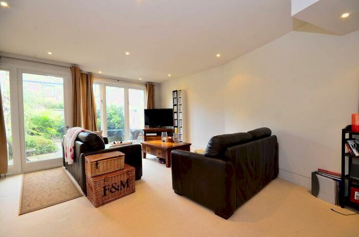 2 Bedroom End Of Terrace House To Rent In Southfields Road, Wandsworth, London, SW18