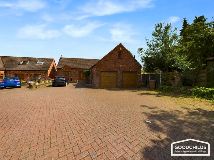 4 Bedroom Detached House To Rent In Westhall Gate, Bloxwich, WS3