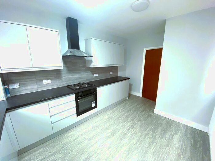 4 Bedroom Terraced House To Rent In Wards Road, Ilford, IG2