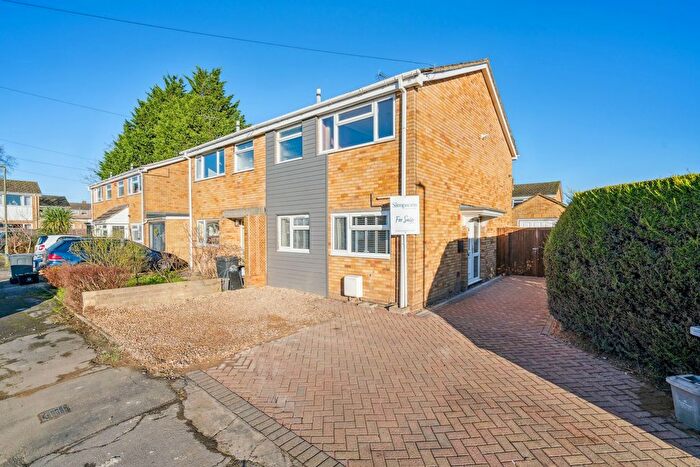 3 Bedroom Semi Detached House For Sale In Colwell Drive, Witney, OX28