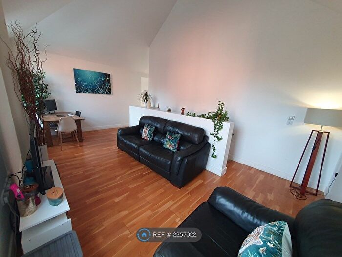 2 Bedroom End Of Terrace House To Rent In Jubilee Street, Salford, M6
