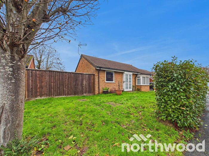 2 Bedroom Bungalow For Sale In Eggringe, Singleton, Ashford, TN23