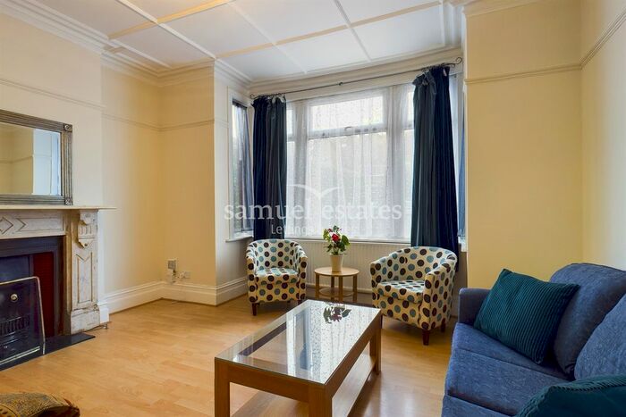 1 Bedroom Flat To Rent In Mitcham Lane, Streatham, SW16