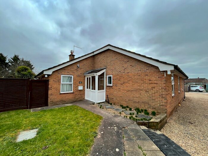 2 Bedroom Bungalow To Rent In Cheddon Road, Taunton, TA2