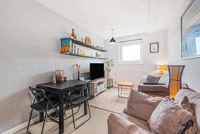 1 Bedroom Flat For Sale In Pendennis Road, London, SW16