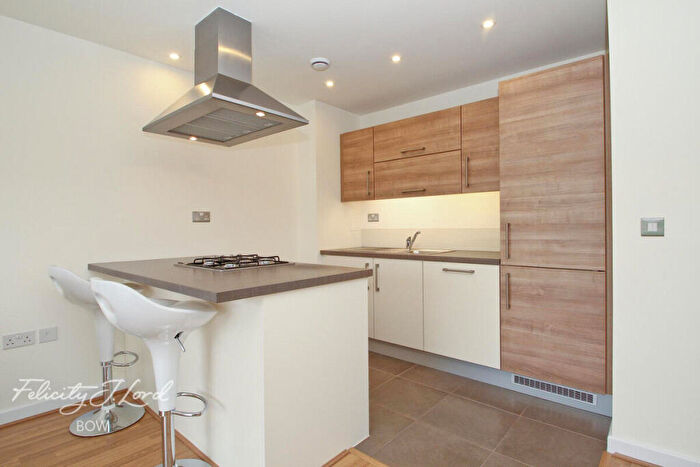 1 Bedroom Apartment To Rent In Cowden House, Bow, E3