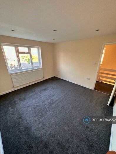 3 Bedroom Semi-Detached House To Rent In Romsey Close, Stanford-Le-Hope, SS17