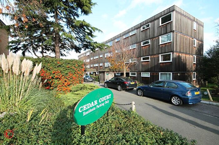 2 Bedroom Flat To Rent In Churchfields, Woodford Green, Essex, E18