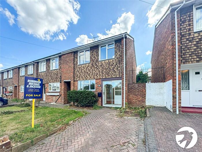 3 Bedroom End Of Terrace House For Sale In Portland Avenue, Sittingbourne, ME10
