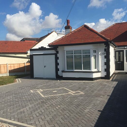 3 Bedroom Semi-Detached Bungalow To Rent In Barling Road, Great Wakering, SS3