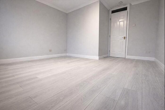 2 Bedroom House To Rent In Clarence Road, Forest Gate, E12