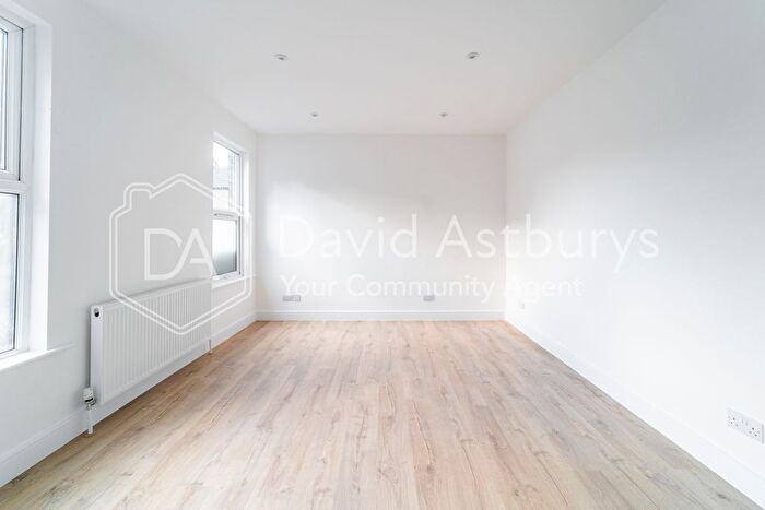 Studio To Rent In Green Lanes, Harringay, London, N4