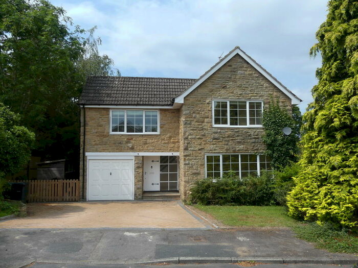 4 Bedroom Detached House To Rent In Cherry Grove, Ilkley, LS29