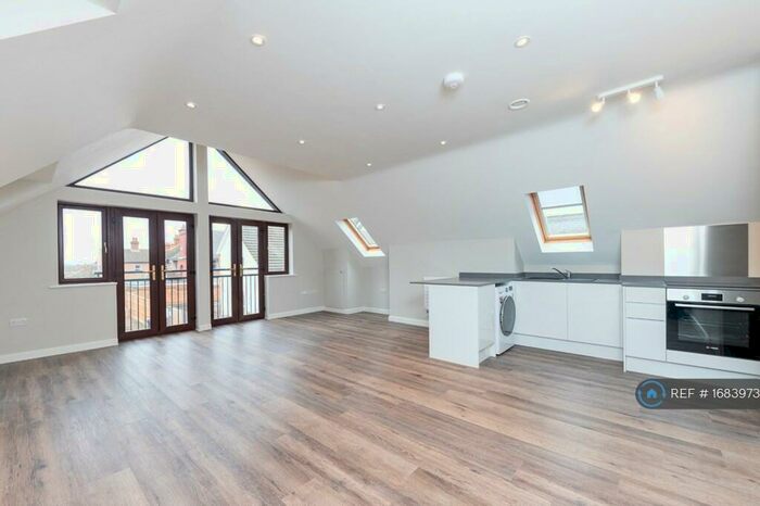 2 Bedroom Maisonette To Rent In Avenue Mews, Flitwick, Bedford, MK45