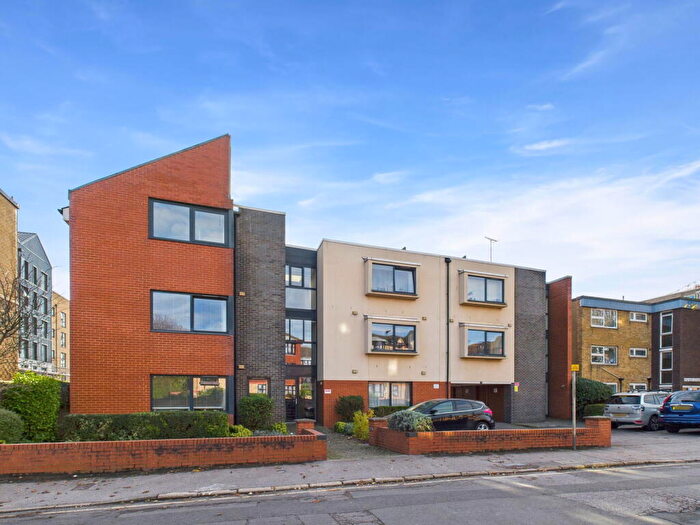 2 Bedroom Flat For Sale In Ham Road, Shoreham By Sea, BN43