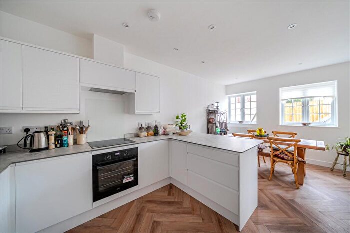 3 Bedroom End Of Terrace House For Sale In Keynsham Street, Cheltenham, GL52