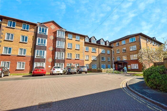 1 Bedroom Retirement Property For Sale In Barkers Court, Sittingbourne, ME10