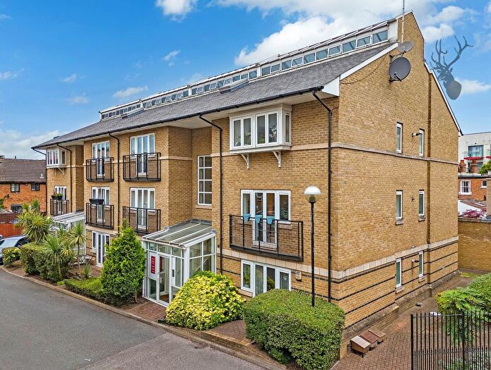 2 Bedroom Flat To Rent In Menai Place, London, E3