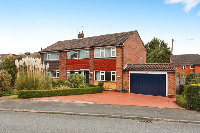 4 Bedroom Semi Detached House For Sale In Dowgate Close, Tonbridge, Kent, TN9