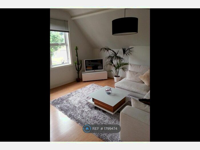 1 Bedroom Flat To Rent In Woodville Gardens, London, W5