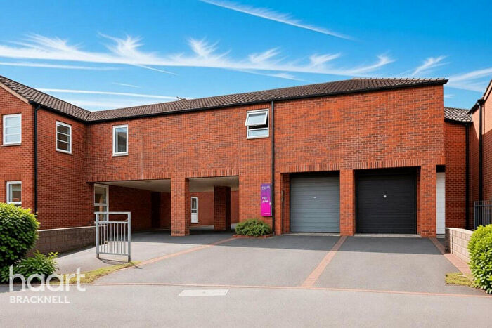 2 Bedroom Apartment For Sale In Kimberley, Bracknell, RG12