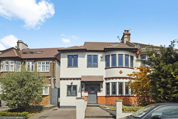 4 Bedroom Semi-Detached House To Rent In Donnington Road, London, NW10