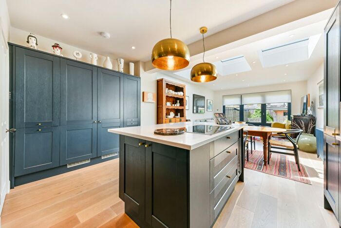 3 Bedroom Property To Rent In Dorien Road, London, SW20