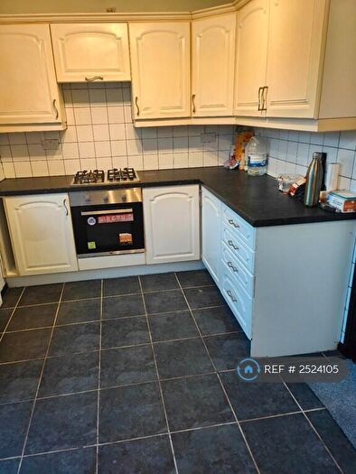 5 Bedroom Semi-Detached House To Rent In St Agnes Road, Doncaster, DN4