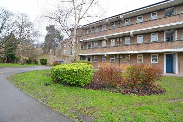 1 Bedroom Apartment To Rent In Grove Avenue, Pinner, HA5