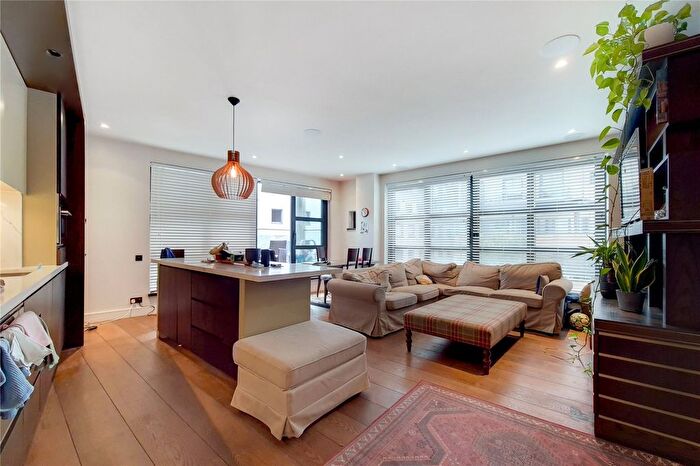 2 Bedroom Flat To Rent In Mediterranean House, Wandsworth High Street, SW18
