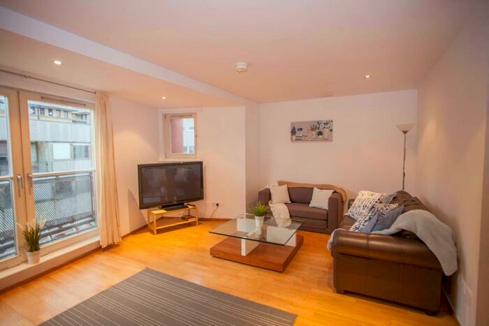 2 Bedroom Flat To Rent In Church Street, Partick, Glasgow, G11