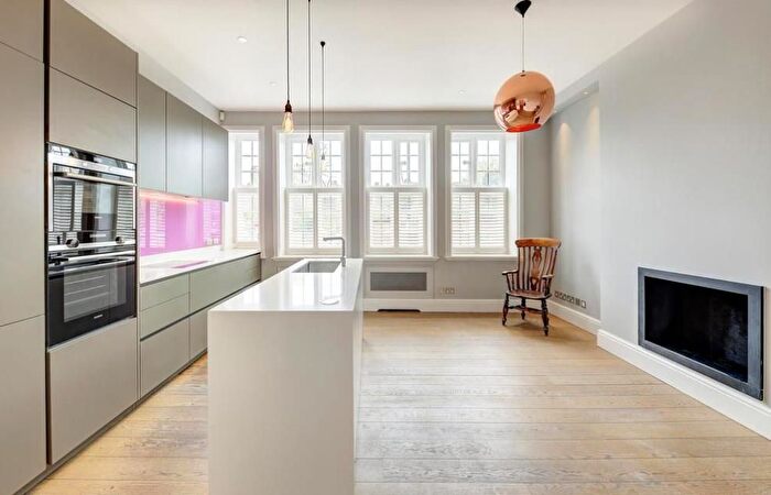 2 Bedroom Flat To Rent In New Cavendish Street, Fitzrovia, London, W1W