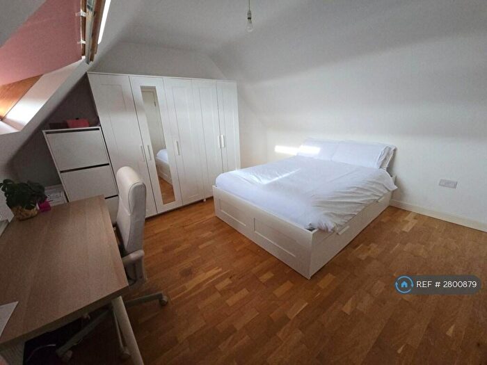 2 Bedroom Flat To Rent In Ashbourne Avenue, London, NW11