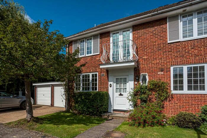 3 Bedroom Flat To Rent In Prae Close, St.Albans, AL3